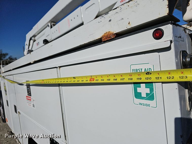 image for item NP9088 2015 Dodge Ram 5500HD  bucket truck