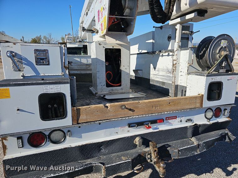 image for item NP9088 2015 Dodge Ram 5500HD  bucket truck