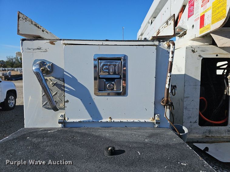 image for item NP9088 2015 Dodge Ram 5500HD  bucket truck