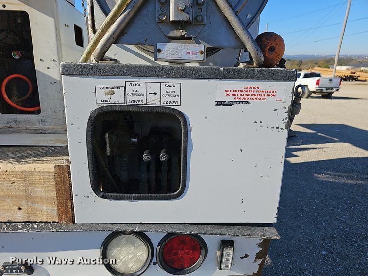 image for item NP9088 2015 Dodge Ram 5500HD  bucket truck