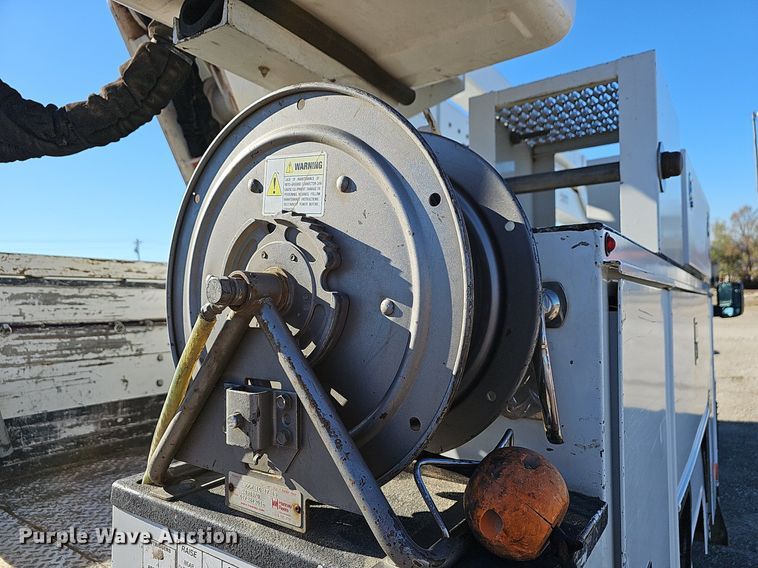 image for item NP9088 2015 Dodge Ram 5500HD  bucket truck