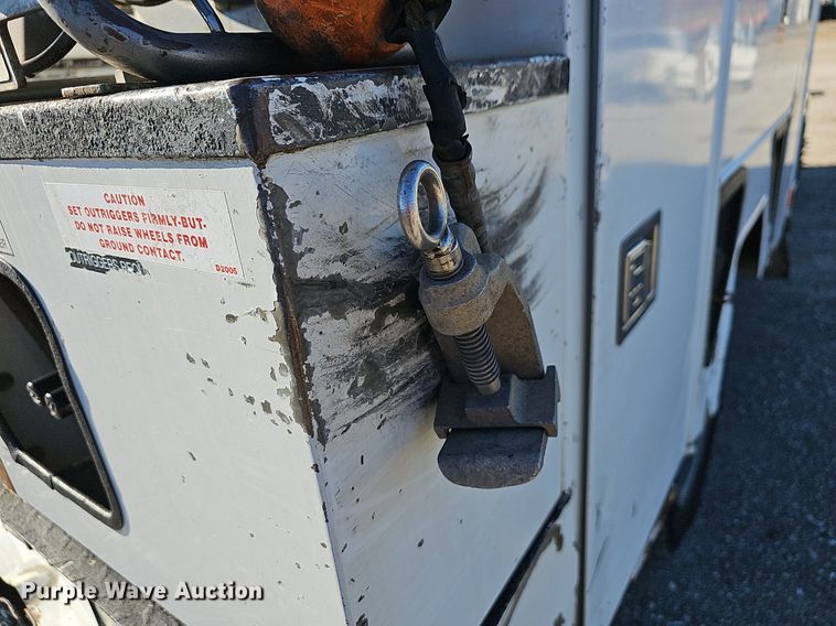 image for item NP9088 2015 Dodge Ram 5500HD  bucket truck