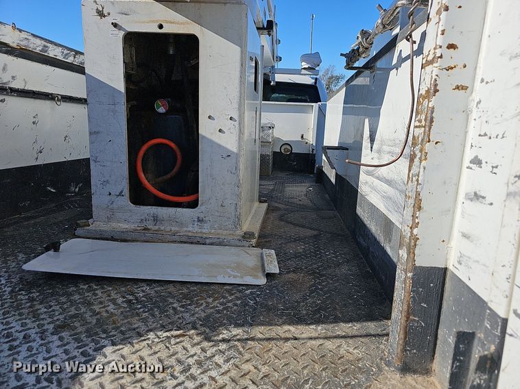 image for item NP9088 2015 Dodge Ram 5500HD  bucket truck