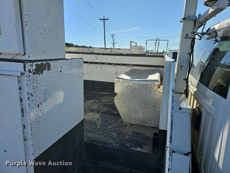 image for item NP9088 2015 Dodge Ram 5500HD  bucket truck