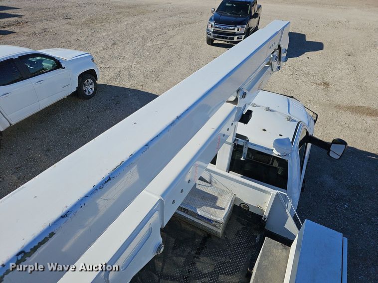 image for item NP9088 2015 Dodge Ram 5500HD  bucket truck