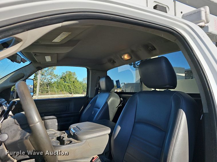 image for item NP9088 2015 Dodge Ram 5500HD  bucket truck