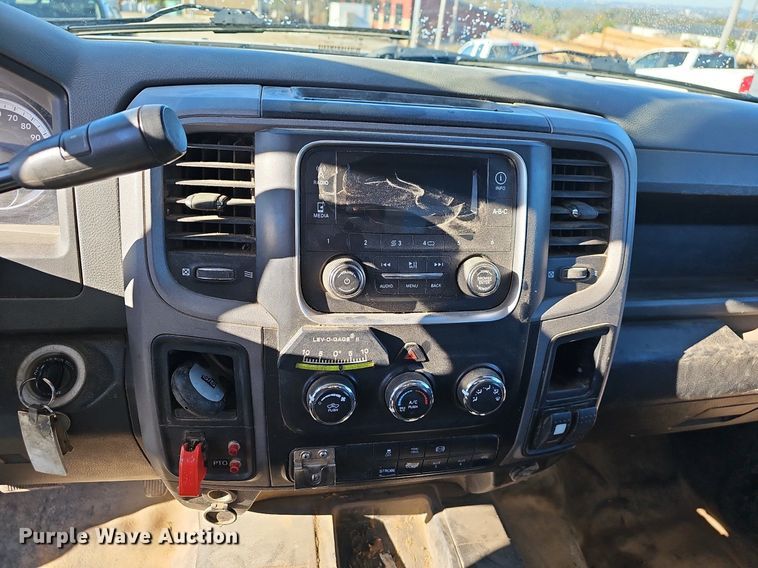 image for item NP9088 2015 Dodge Ram 5500HD  bucket truck