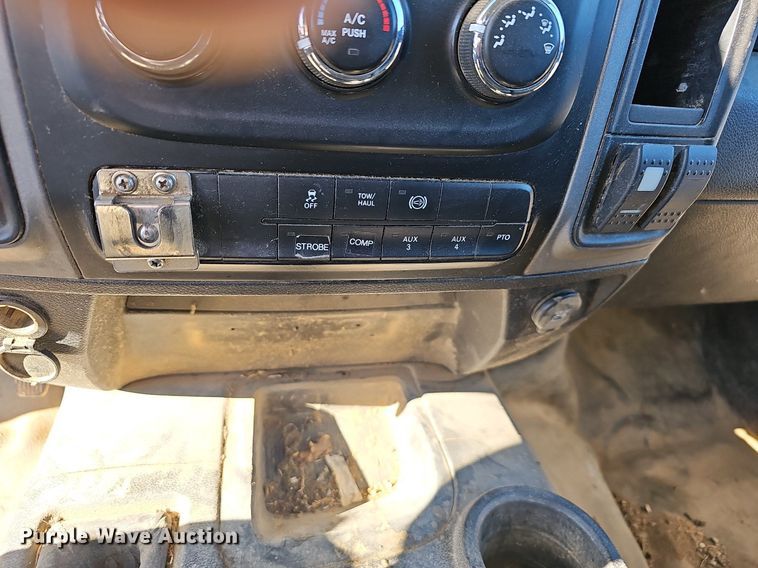 image for item NP9088 2015 Dodge Ram 5500HD  bucket truck