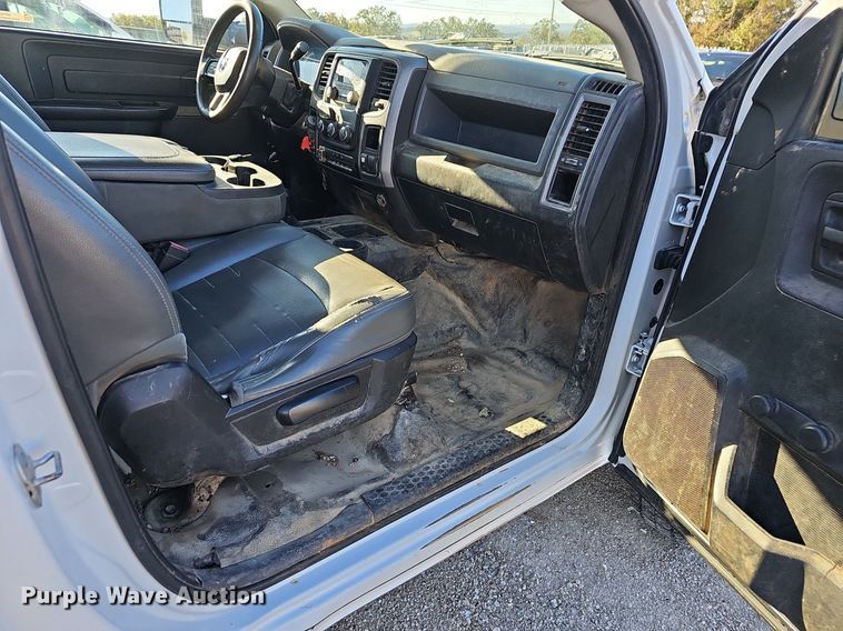 image for item NP9088 2015 Dodge Ram 5500HD  bucket truck