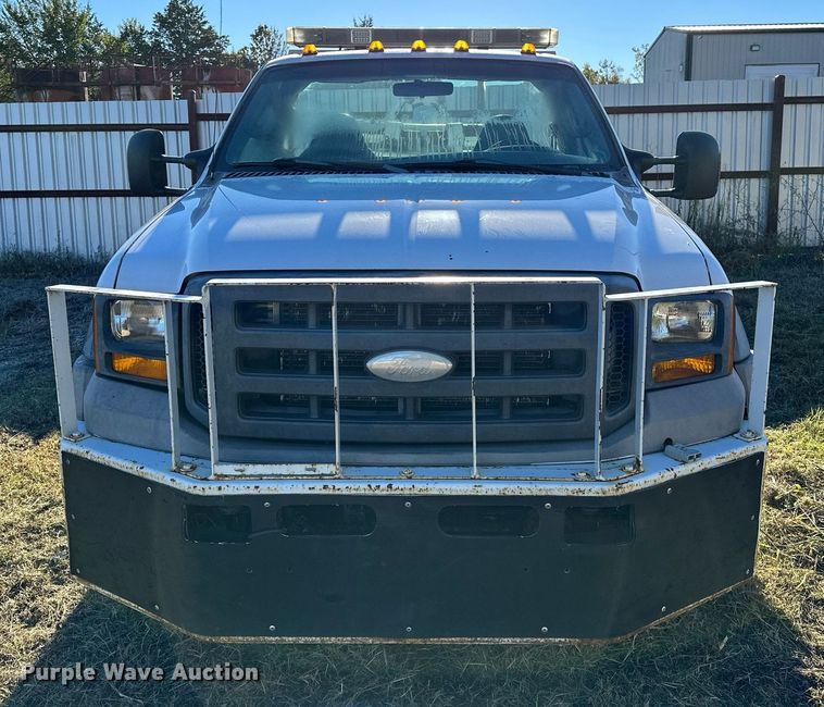 image for item NQ9504 2005 Ford F550  tow truck