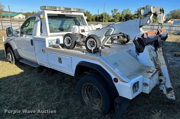 image for item NQ9504 2005 Ford F550  tow truck