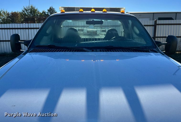 image for item NQ9504 2005 Ford F550  tow truck