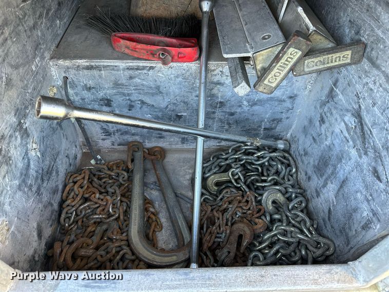 image for item NQ9504 2005 Ford F550  tow truck