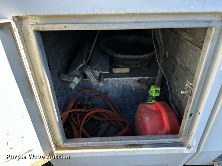 image for item NQ9504 2005 Ford F550  tow truck