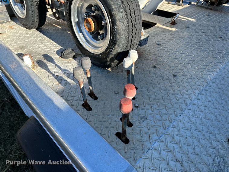 image for item NQ9504 2005 Ford F550  tow truck