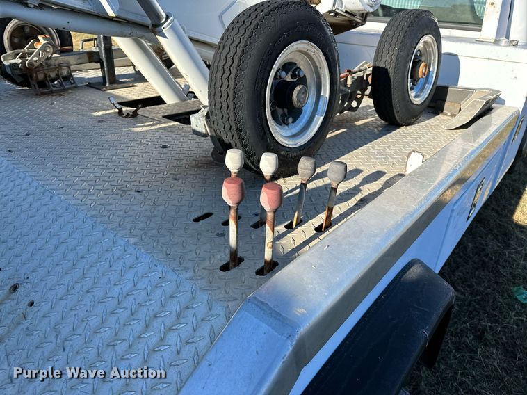 image for item NQ9504 2005 Ford F550  tow truck
