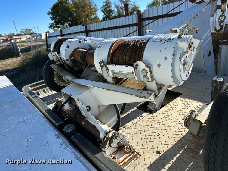 image for item NQ9504 2005 Ford F550  tow truck
