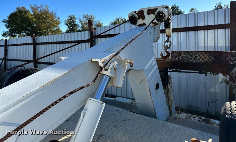 image for item NQ9504 2005 Ford F550  tow truck