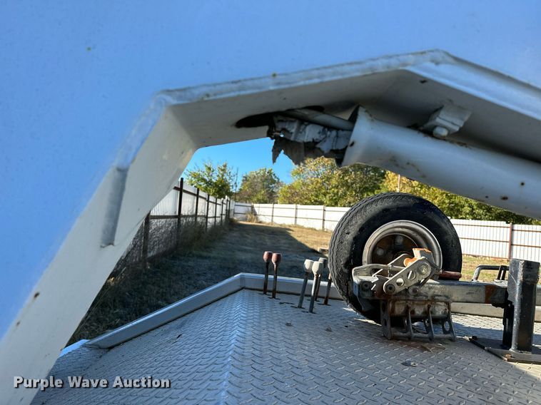 image for item NQ9504 2005 Ford F550  tow truck