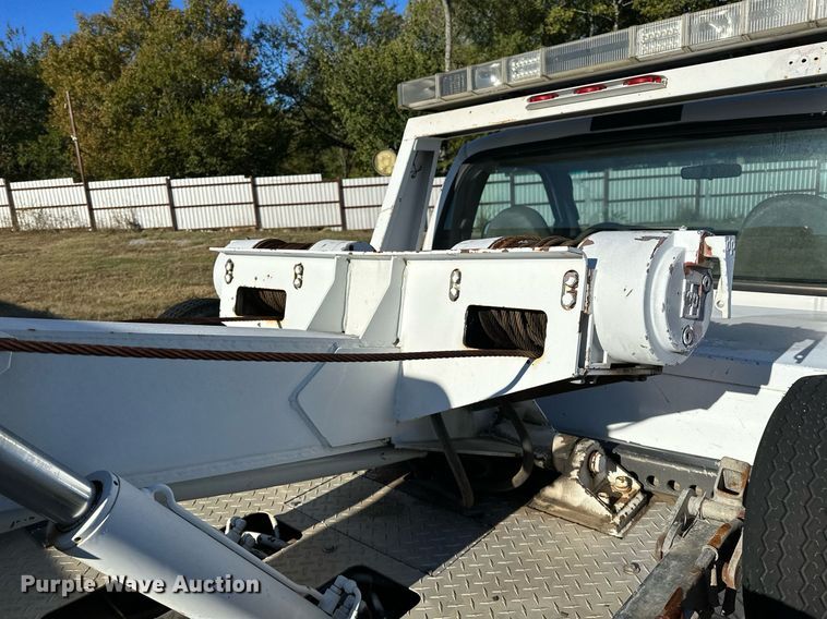 image for item NQ9504 2005 Ford F550  tow truck