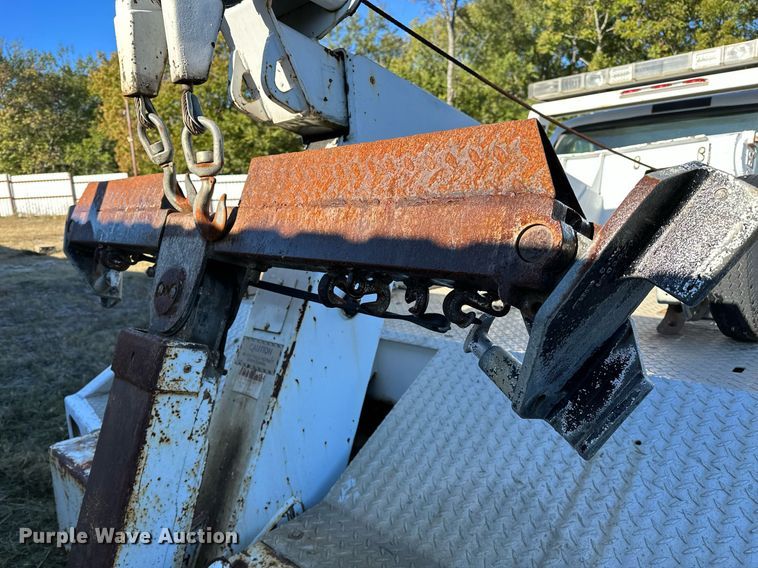 image for item NQ9504 2005 Ford F550  tow truck