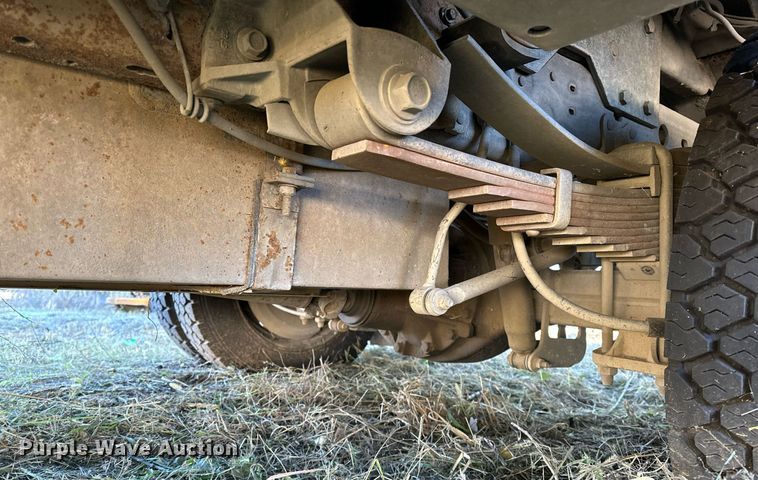 image for item NQ9504 2005 Ford F550  tow truck