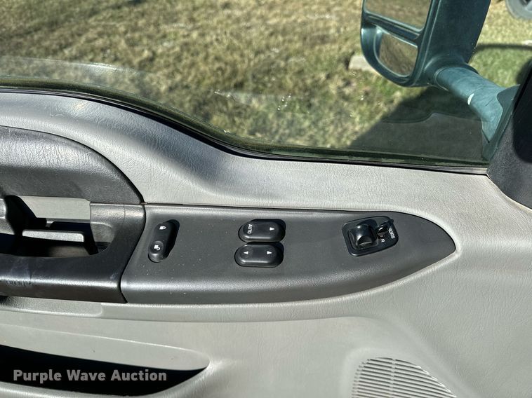 image for item NQ9504 2005 Ford F550  tow truck