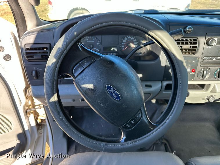 image for item NQ9504 2005 Ford F550  tow truck