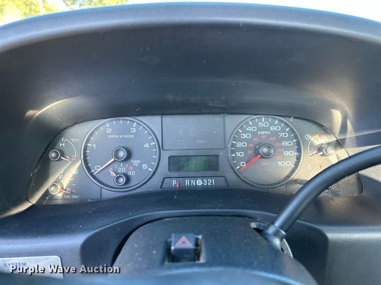 image for item NQ9504 2005 Ford F550  tow truck