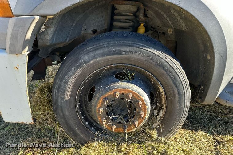 image for item NQ9504 2005 Ford F550  tow truck