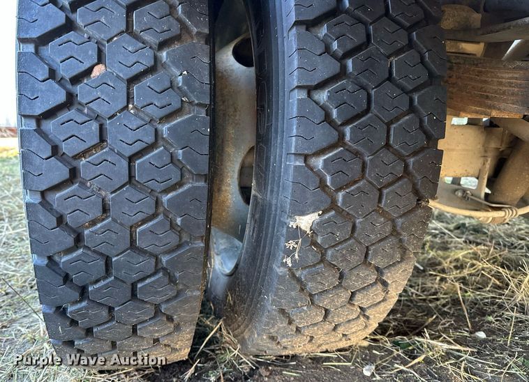 image for item NQ9504 2005 Ford F550  tow truck