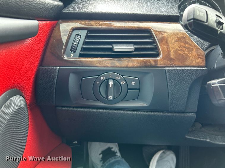 image for item NQ9914 2007 BMW 328i  convertible