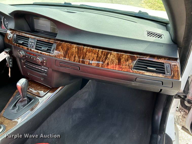 image for item NQ9914 2007 BMW 328i  convertible