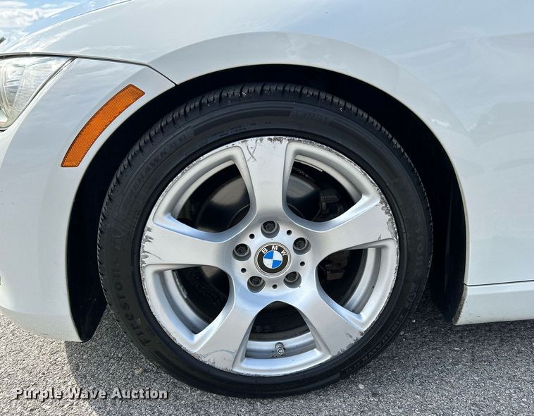 image for item NQ9914 2007 BMW 328i  convertible