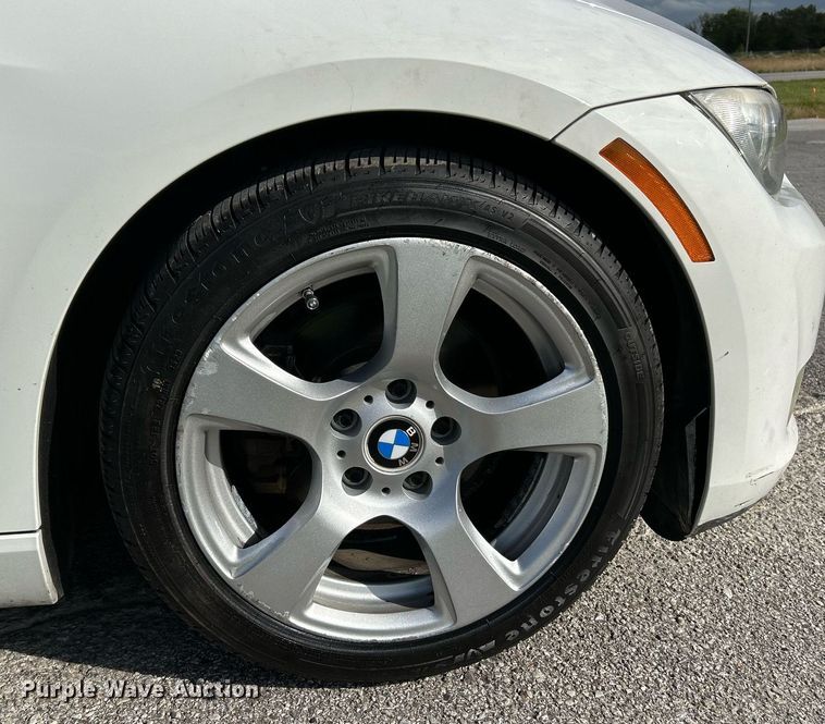 image for item NQ9914 2007 BMW 328i  convertible