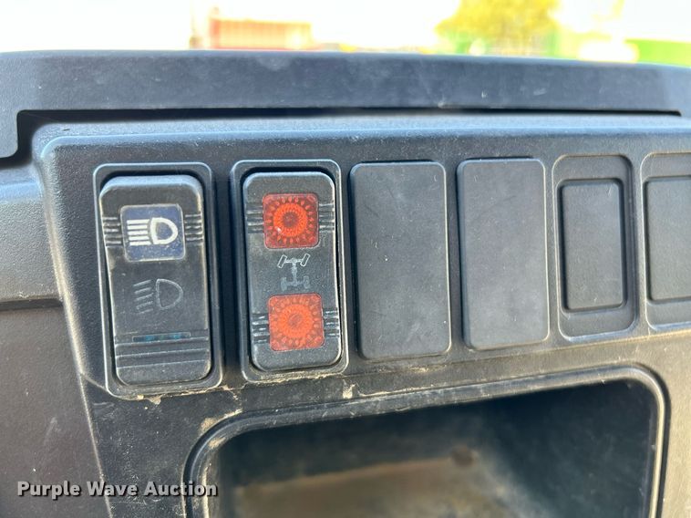 image for item NQ9922 2018 Bobcat  utility vehicle