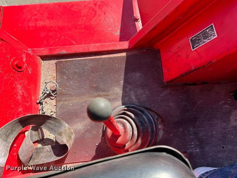 image for item NQ9952 1996 Manitou M240CP  forklift