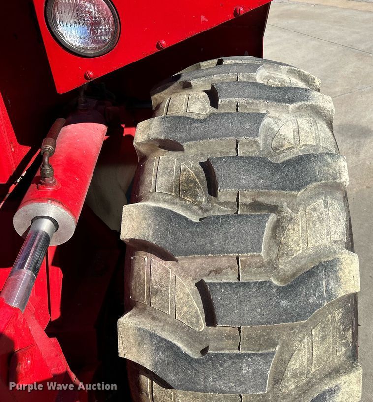 image for item NQ9952 1996 Manitou M240CP  forklift