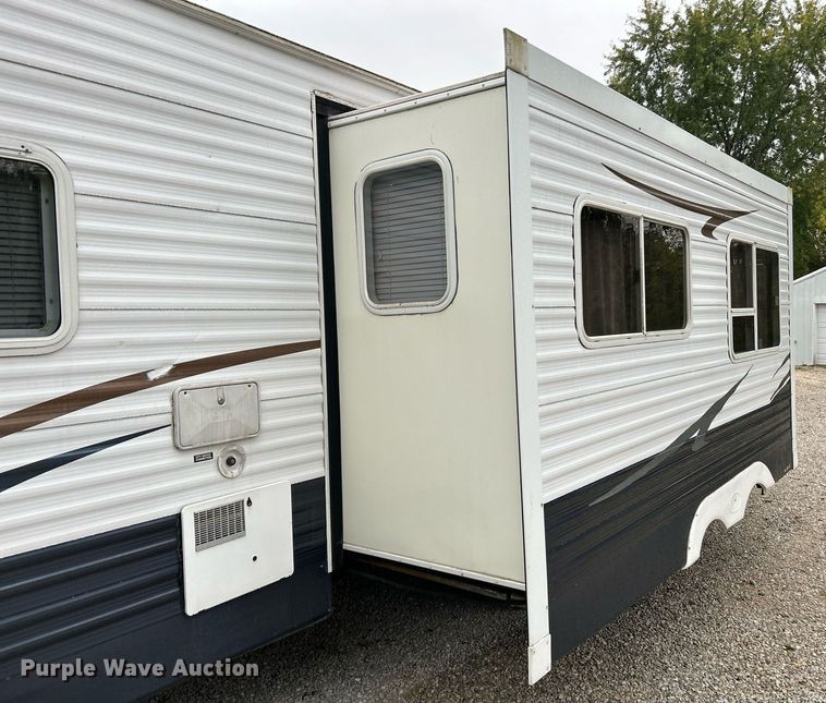 image for item NQ9961 2007 Keystone Hornet