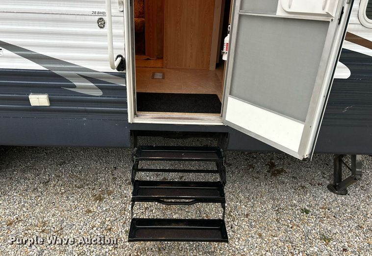 image for item NQ9961 2007 Keystone Hornet