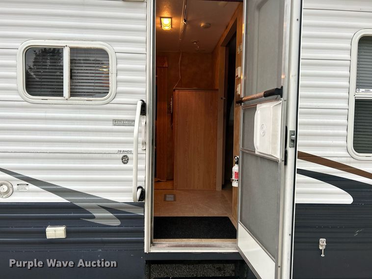 image for item NQ9961 2007 Keystone Hornet