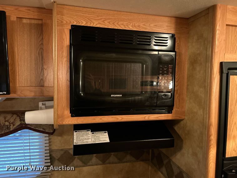 image for item NQ9961 2007 Keystone Hornet