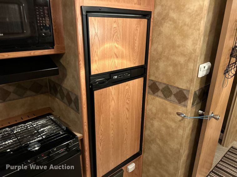 image for item NQ9961 2007 Keystone Hornet