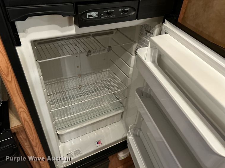 image for item NQ9961 2007 Keystone Hornet