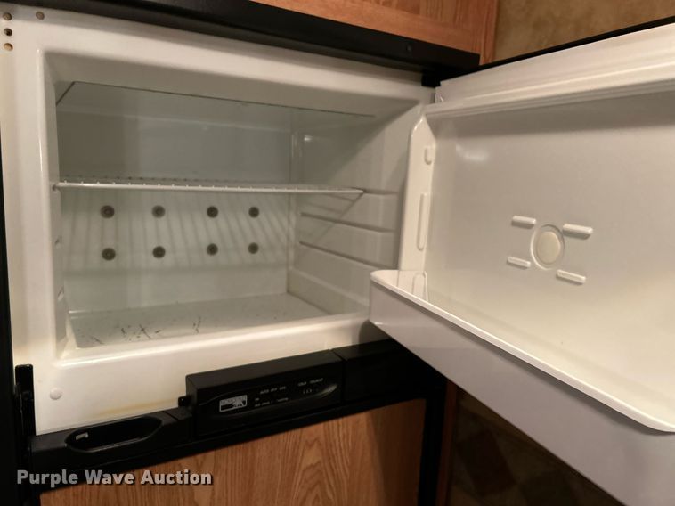 image for item NQ9961 2007 Keystone Hornet