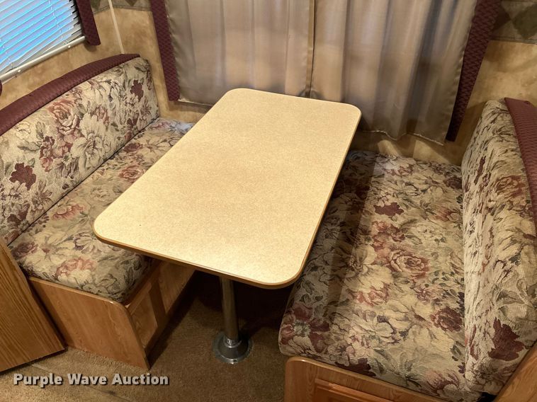 image for item NQ9961 2007 Keystone Hornet