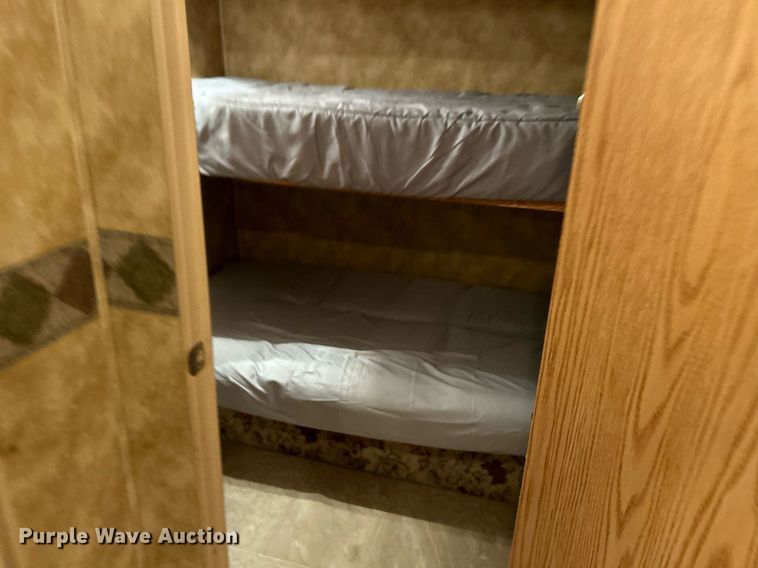 image for item NQ9961 2007 Keystone Hornet