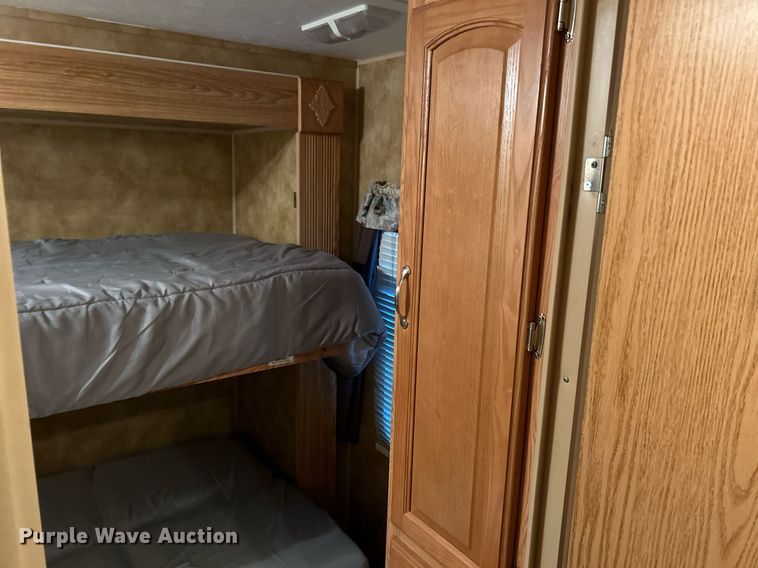 image for item NQ9961 2007 Keystone Hornet