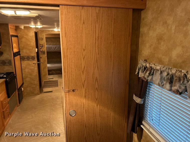 image for item NQ9961 2007 Keystone Hornet