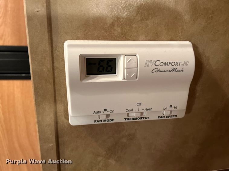 image for item NQ9961 2007 Keystone Hornet